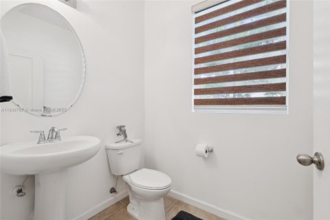 Townhouse in Homestead, Florida 4 bedrooms, 160.54 sq.m. № 1821720 - photo 13