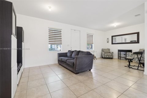 Townhouse in Homestead, Florida 4 bedrooms, 160.54 sq.m. № 1821720 - photo 10