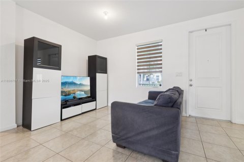 Townhouse in Homestead, Florida 4 bedrooms, 160.54 sq.m. № 1821720 - photo 11
