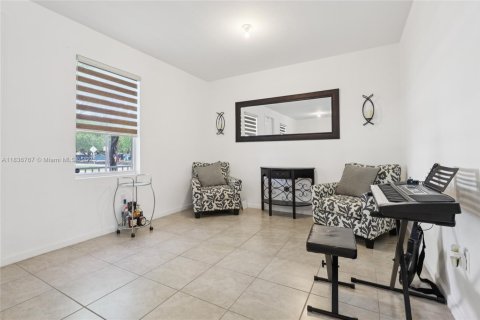Townhouse in Homestead, Florida 4 bedrooms, 160.54 sq.m. № 1821720 - photo 12