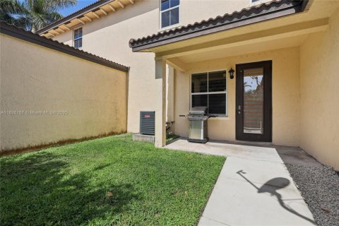 Townhouse in Homestead, Florida 4 bedrooms, 160.54 sq.m. № 1821720 - photo 25