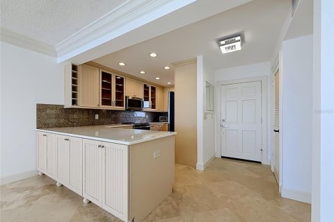 Condo in Saint Pete Beach, Florida, 2 bedrooms  № 2317494 - photo 6
