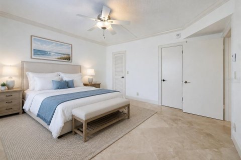 Condo in Saint Pete Beach, Florida, 2 bedrooms  № 2317494 - photo 26