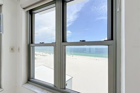 Condo in Saint Pete Beach, Florida, 2 bedrooms  № 2317494 - photo 4