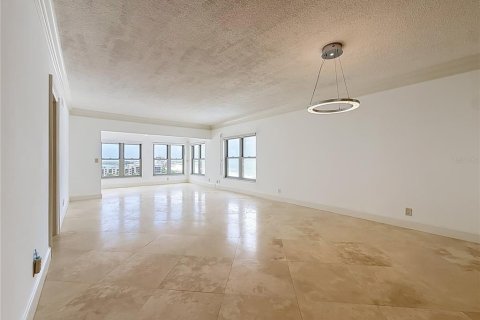 Condo in Saint Pete Beach, Florida, 2 bedrooms  № 2317494 - photo 19