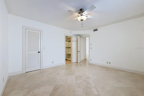 Condo in Saint Pete Beach, Florida, 2 bedrooms  № 2317494 - photo 29