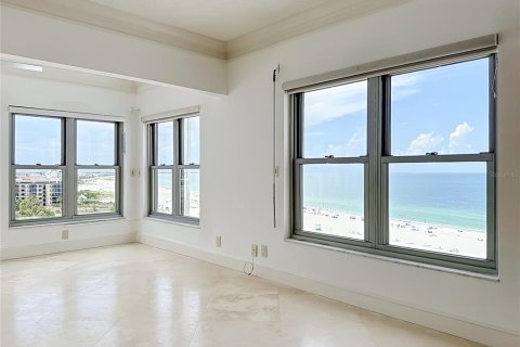 Condo in Saint Pete Beach, Florida, 2 bedrooms  № 2317494 - photo 22