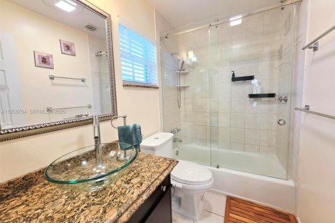 Купить виллу или дом в Форт-Лодердейл, Флорида 4 спальни, 162.67м2, № 2027104 - фото 27