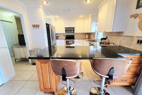 Купить виллу или дом в Форт-Лодердейл, Флорида 4 спальни, 162.67м2, № 2027104 - фото 4