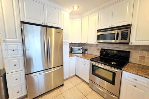 Купить виллу или дом в Форт-Лодердейл, Флорида 4 спальни, 162.67м2, № 2027104 - фото 9