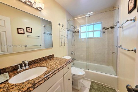 Купить виллу или дом в Форт-Лодердейл, Флорида 4 спальни, 162.67м2, № 2027104 - фото 14