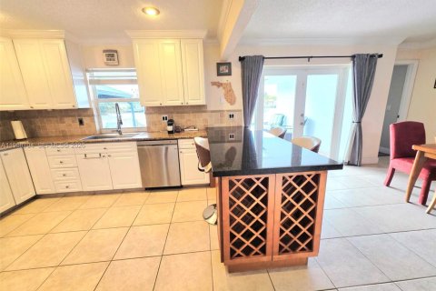 Купить виллу или дом в Форт-Лодердейл, Флорида 4 спальни, 162.67м2, № 2027104 - фото 6