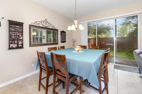 Adosado en venta en Apopka, Florida, 3 dormitorios, 192.77 m2 № 1919366 - foto 7