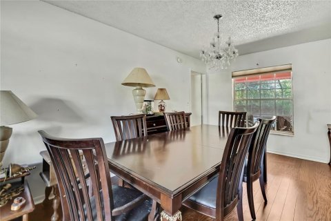 House in Spring Hill, Florida 2 bedrooms, 163.88 sq.m. № 1744968 - photo 11