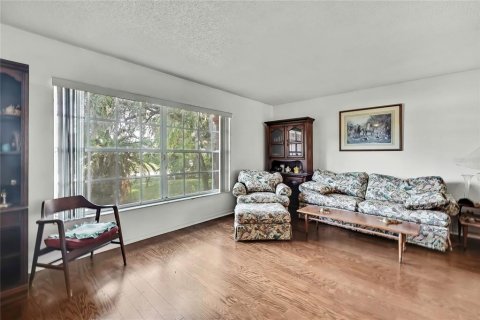 House in Spring Hill, Florida 2 bedrooms, 163.88 sq.m. № 1744968 - photo 7