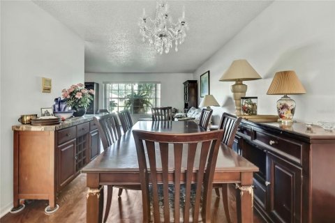 House in Spring Hill, Florida 2 bedrooms, 163.88 sq.m. № 1744968 - photo 12