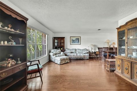 House in Spring Hill, Florida 2 bedrooms, 163.88 sq.m. № 1744968 - photo 6