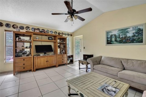 House in Spring Hill, Florida 2 bedrooms, 163.88 sq.m. № 1744968 - photo 5