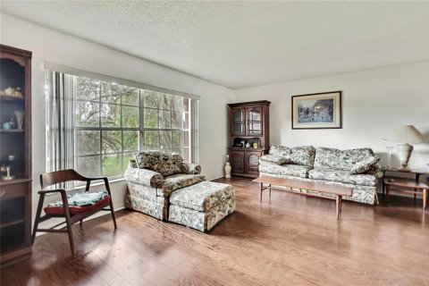 House in Spring Hill, Florida 2 bedrooms, 163.88 sq.m. № 1744968 - photo 8