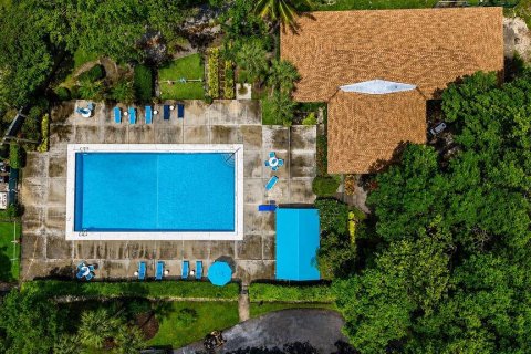 Condo in Pompano Beach, Florida, 2 bedrooms  № 2188885 - photo 12