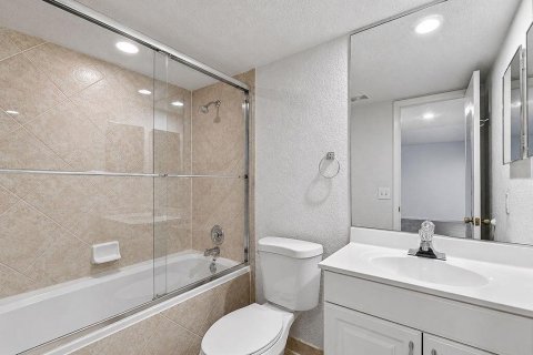Condo in Pompano Beach, Florida, 2 bedrooms  № 2188885 - photo 10