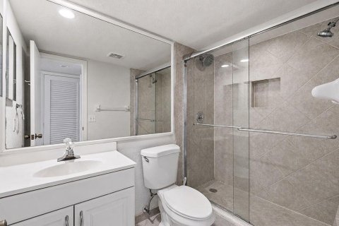 Condo in Pompano Beach, Florida, 2 bedrooms  № 2188885 - photo 8