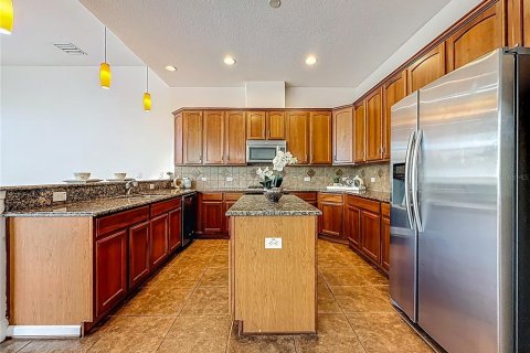 Casa en venta en Tampa, Florida, 4 dormitorios, 263.38 m2 № 1831945 - foto 16