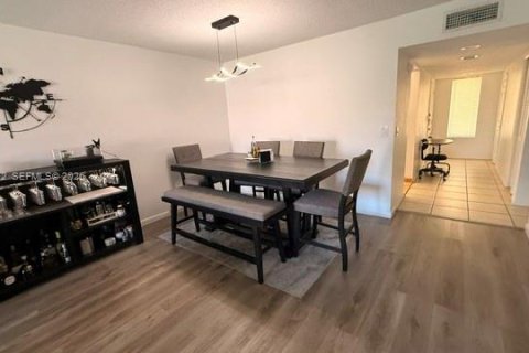 Condominio en alquiler en Weston, Florida, 2 dormitorios, 114.36 m2 № 2058165 - foto 9