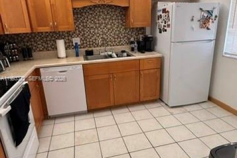 Condominio en alquiler en Weston, Florida, 2 dormitorios, 114.36 m2 № 2058165 - foto 2