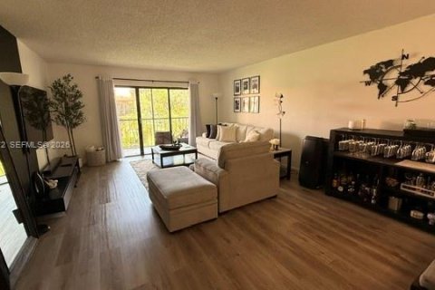 Condominio en alquiler en Weston, Florida, 2 dormitorios, 114.36 m2 № 2058165 - foto 10