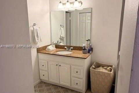 Condominio en alquiler en Weston, Florida, 2 dormitorios, 114.36 m2 № 2058165 - foto 14
