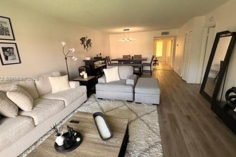 Condominio en alquiler en Weston, Florida, 2 dormitorios, 114.36 m2 № 2058165 - foto 7