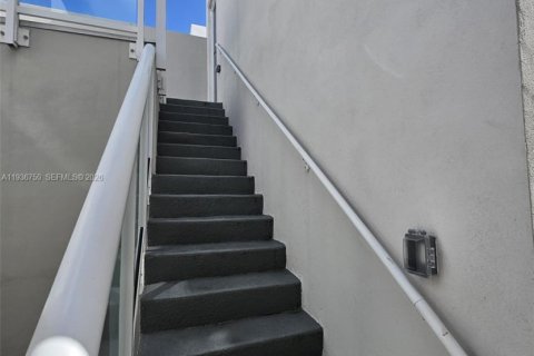 Снять в аренду кондоминиум в Дорал, Флорида 1 спальня, 241.45м2, № 1994743 - фото 20