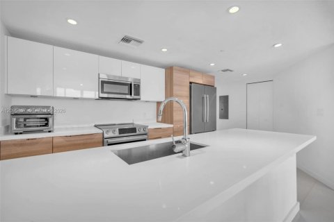 Copropriété à louer à Bay Harbor Islands, Floride: 2 chambres, 118.91 m2 № 2390149 - photo 13