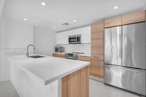 Copropriété à louer à Bay Harbor Islands, Floride: 2 chambres, 118.91 m2 № 2390149 - photo 8