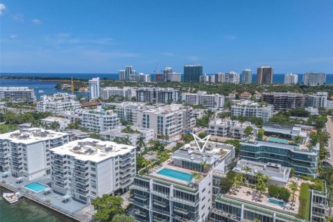 Copropriété à louer à Bay Harbor Islands, Floride: 2 chambres, 118.91 m2 № 2390149 - photo 4