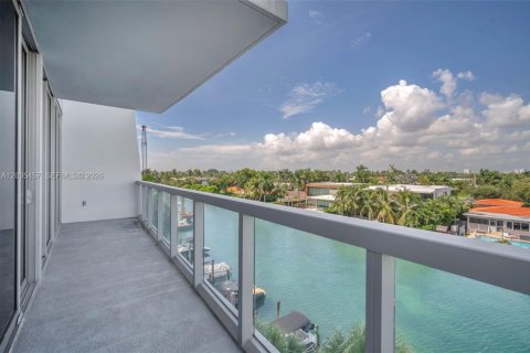 Copropriété à louer à Bay Harbor Islands, Floride: 2 chambres, 118.91 m2 № 2390149 - photo 21