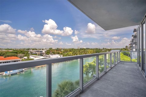 Copropriété à louer à Bay Harbor Islands, Floride: 2 chambres, 118.91 m2 № 2390149 - photo 20
