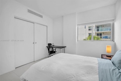 Copropriété à louer à Bay Harbor Islands, Floride: 2 chambres, 118.91 m2 № 2390149 - photo 25