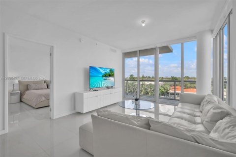 Copropriété à louer à Bay Harbor Islands, Floride: 2 chambres, 118.91 m2 № 2390149 - photo 16