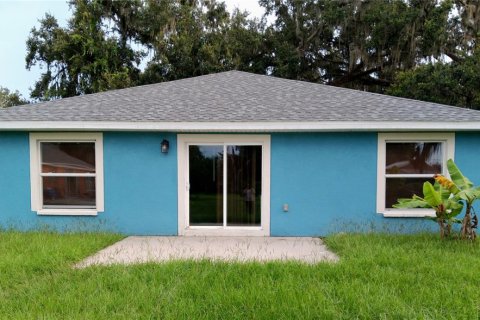 House in Fort Meade, Florida 3 bedrooms, 139.45 sq.m. № 1858178 - photo 4