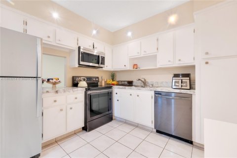 Condo in Boca Raton, Florida, 2 bedrooms  № 1728685 - photo 6