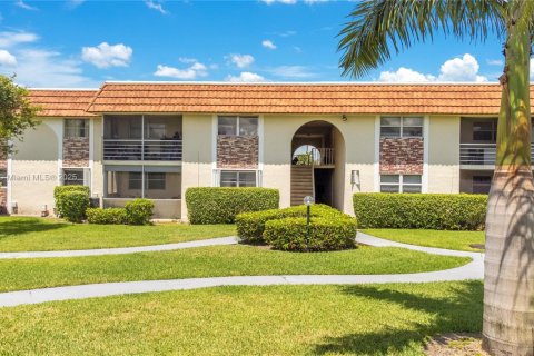 Condo in Boca Raton, Florida, 2 bedrooms  № 1728685 - photo 2