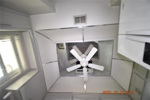 Copropriété à louer à Clearwater, Floride: 2 chambres, 95.69 m2 № 1912353 - photo 19