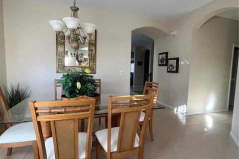 House in Land O' Lakes, Florida 3 bedrooms, 168.99 sq.m. № 2112386 - photo 6
