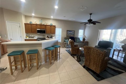 House in Land O' Lakes, Florida 3 bedrooms, 168.99 sq.m. № 2112386 - photo 9