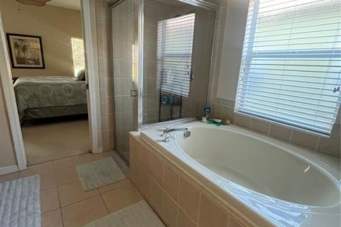 House in Land O' Lakes, Florida 3 bedrooms, 168.99 sq.m. № 2112386 - photo 23