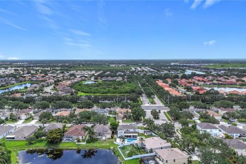House in Bradenton, Florida 5 bedrooms, 265.98 sq.m. № 1786375 - photo 4