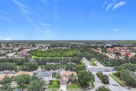 House in Bradenton, Florida 5 bedrooms, 265.98 sq.m. № 1786375 - photo 5
