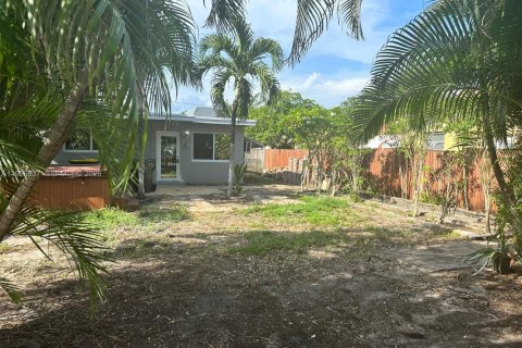 Casa en alquiler en Dania Beach, Florida, 1 dormitorio, 32.52 m2 № 2010563 - foto 9